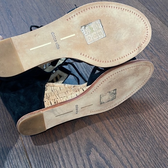 Dolce Vita Black Wedges - Picture 5 of 6